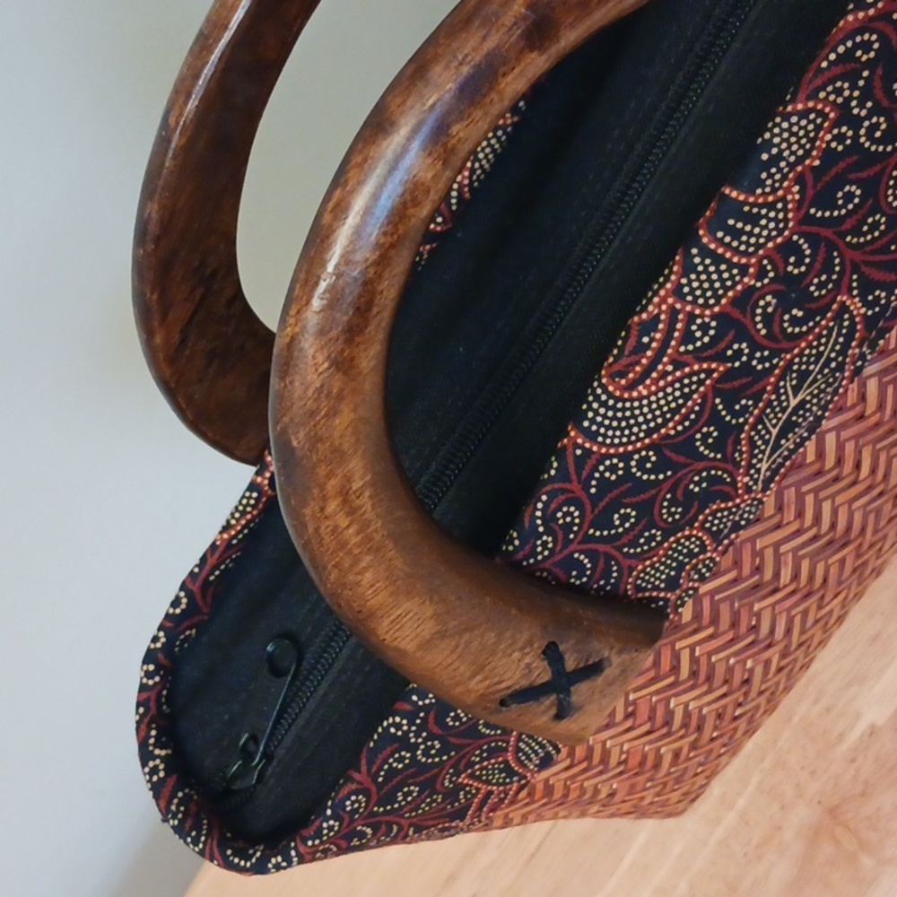 Thailand Woven Basket/Fabric/Wood Zippered Purse - Picture 4 of 16